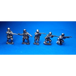 infantería polaca disparando